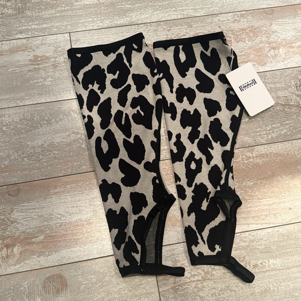 NEW Wolford Leo Gaiters size Medium‎ Wool Blend